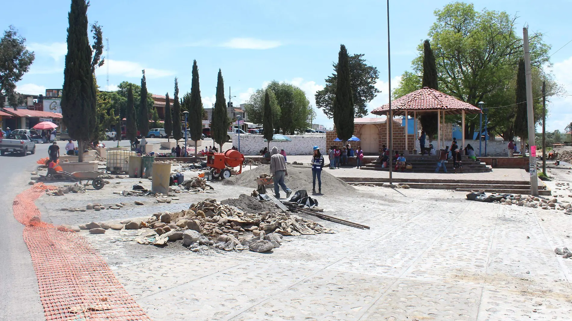 Avanzan obras de remodelaci_n en San Ildefonso Tultepec.  Cortes_a Gobierno Amealco.